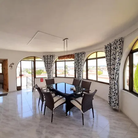 Villa Hadvilla Blanca'